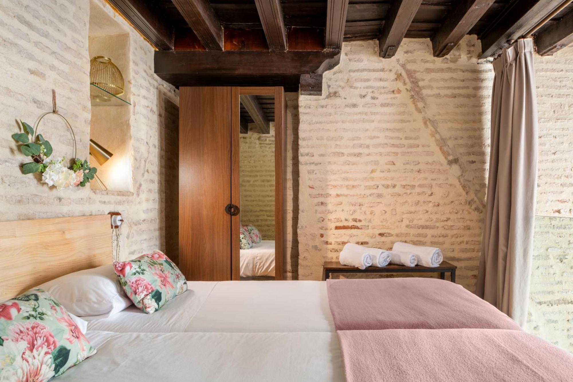 Unika Homes Hombre De Piedra Sewilla Zewnętrze zdjęcie