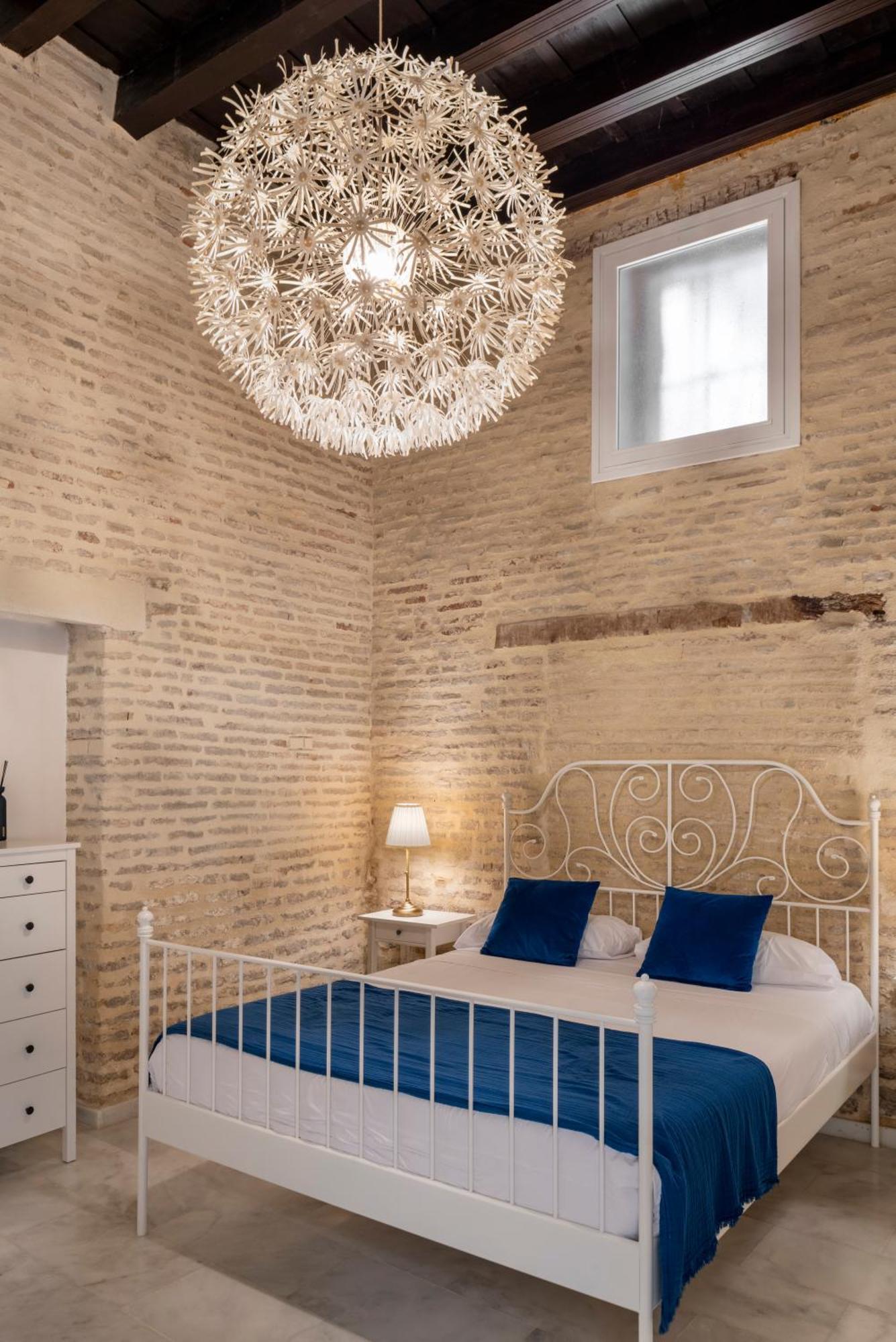 Unika Homes Hombre De Piedra Sewilla Zewnętrze zdjęcie